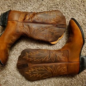 Cowboy boots ariat